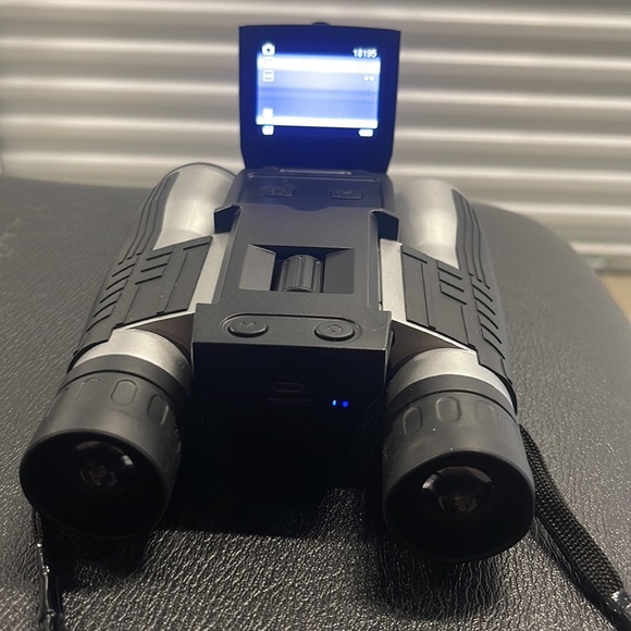 Digital binoculars that can record what your looking at - Picture 2 of 3